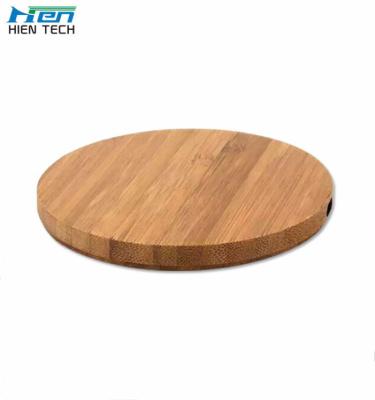 China Hot Selling Mobile Phone Wooden Radio Charging Pad for sale