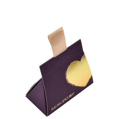 China Disposable Luxury Love Logo Packaging Paper Gift Boxes Custom Made for sale