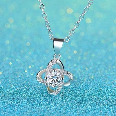 China Hot Selling Simple Vintage Clover Necklace Lady Stainless Steel Necklace Diamonds Necklace Manufacturers Wholesale for sale