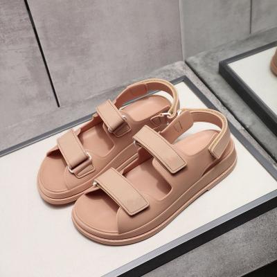 China 2021 Summer Fashion Trend Tixu Designer Shoes Women Brands Luxury Shoes New Famous Sports Flat Sandal Shoe Beach for sale