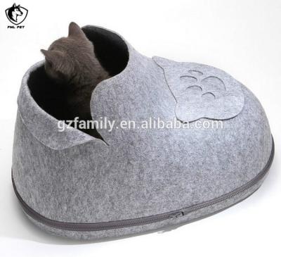 China Factory Directly Stocked Giant Shoe Shape Croc Pet Bed Cute Shoe for sale