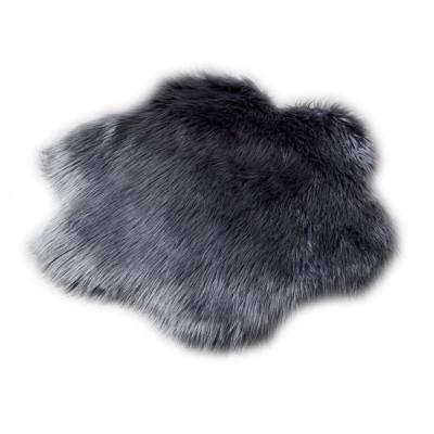 China Washable Popular Elegant Flower Shape Faux Fur Sheepskin Floor Blanket Made In China for sale