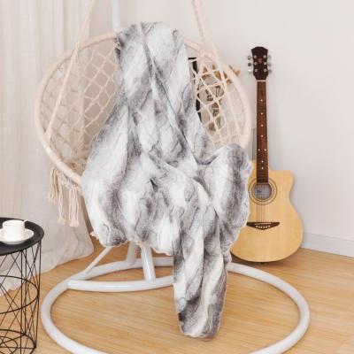 China Anti-pilling 100% Polyester Price High Quality Faux Fur Throw Blanket Plush Blanket for sale