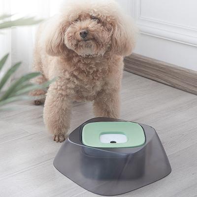 China Domestic Sustainable No Puddle Dog Water Bowl Pet Rolls Creative Plastic Buoyancy Vehicle Pet Drinking Water Quadrate Bowl Driver for sale