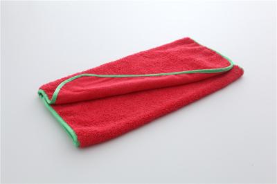 China Red color 40x60cm microfiber microfibre car cleaning detailing towels/cloth with green edge for sale