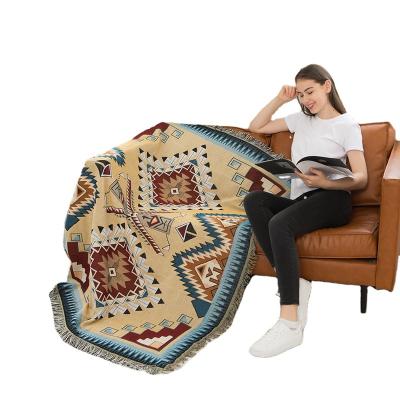 China Portable Durable Fashionable Pattern Picnic Woven Yarn Blanket for sale