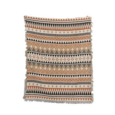 China New Design Portable Navajo Style Soft Woven Picnic Yarn Blanket for sale