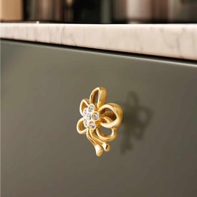 China Modern Gold Crystal Pull Handle For Jewelry Box Or Wine Box Drawer Handles As Box Hardware Accessories for sale