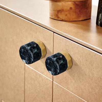 China Modern Wholesale Decorative Black Circle Cabinet Pull Hexagonal Crystal Stone Knobs for sale