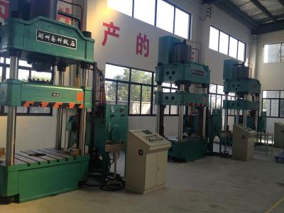 China 400T Vertical Four Column Hydraulic Press For Drawing Button Operation for sale