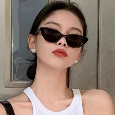 China Rivet Cat Eye Sunglasses Classic Women Men Triangle Cateye Sun UV400 Glasses Fashion Small for sale