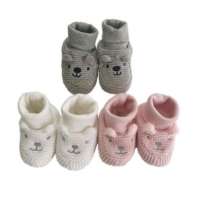 China Anti-skid newest solid color cute animal print non-slip baby shoes for winter 2021 for sale