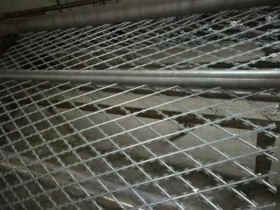 China Concertina Welded Wire Mesh Te koop