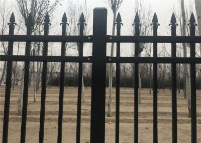 China Ornamental Garrison Tubular Security Fence Panels 45mm*45mm x 1.6mm thick 25mm x 25mm picket crimped spear or flat top Te koop