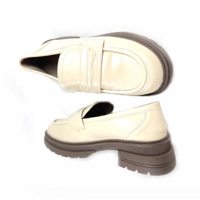 China Lightweight Soft Sole Convenient And Practical Wear Suitable For Multiple Occasions High Capacity English Style Lefu Shoes for sale