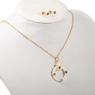 China Women Gift Gold Plated Shell Jewelry Set / Classic Stainless Steel Jewelry Necklace for sale