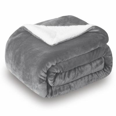 China Anti-Static Green Christmas Sherpa Throw Blanket Warm Soft Sherpa Fleece Blankets And Throws For Holidays for sale