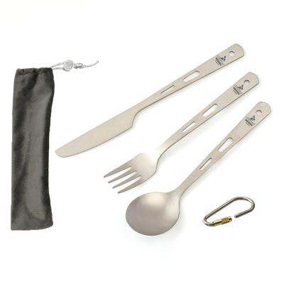 China Sustainable Convenient Camping Pure Titanium Tableware Knife And Fork And Spoon Set With Carabiner for sale