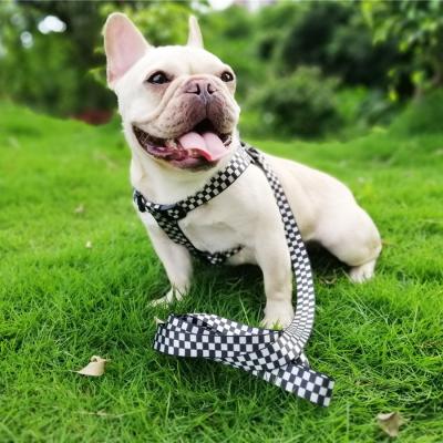 China Custom Adjustable Pet Chest Vest Harness Plaid Cat Traction Rope For Walking Pet Harness And Leash Set for sale