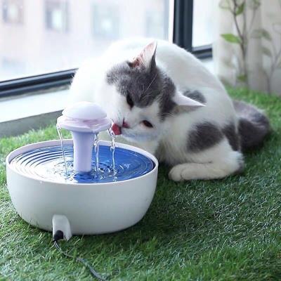 China Automatic Wholesale Battery Operated Electric Pet Water Fountain Pet Drinking Fountain Bowl for sale