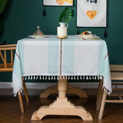 China Oilproof High Quality Universal Cotton Linen Tablecloth With Macrame For Restaurant for sale