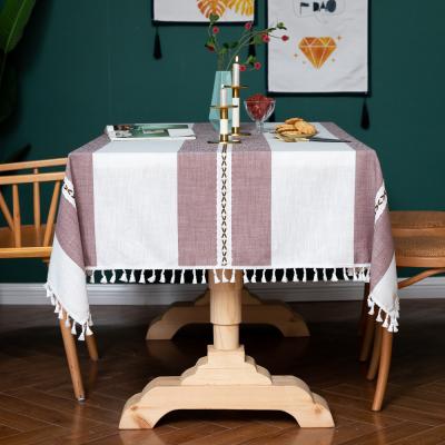 China Oilproof Fancy New Cotton Farmhouse Design Linen Tablecloth With Macrame For Dining Room for sale