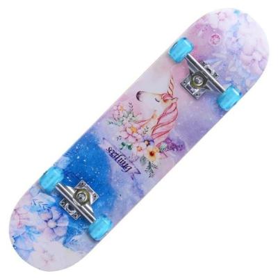 China Siete capas de arce personalizado skateboards completos de 20 cm de ancho para adultos en venta