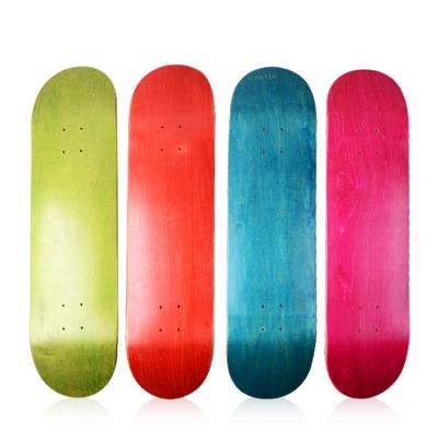 China Nieuw ontwerp Canada Maple Skateboards Multi Color Optioneel 7ply Blank Professional Te koop