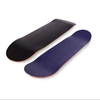 China Moderno 31 polegadas 7 Ply Skateboard com forte construção de madeira de bordo durável à venda