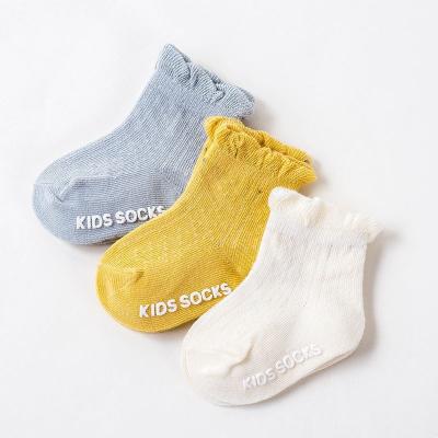 China Girl Fashion Antibacterial Newborn Baby Gift Sets Non Skid Quality Anti Slip Shoes Socks for sale