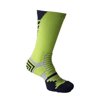 China QUICK DRY Comfort Custom Design Improved Anti Slip Sports Football Professional Basketball Gripper Sports Socks for sale