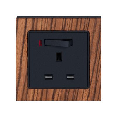 China BOTON 3 Gang Switch Recessed British Standard Wall Switch 86X88MM for sale