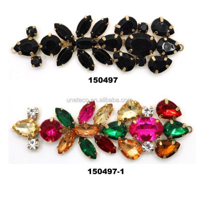 China Colorful shoe buckle uneteco jewelry factory diamond triangle shape shoes buckle chain for sandal for sale