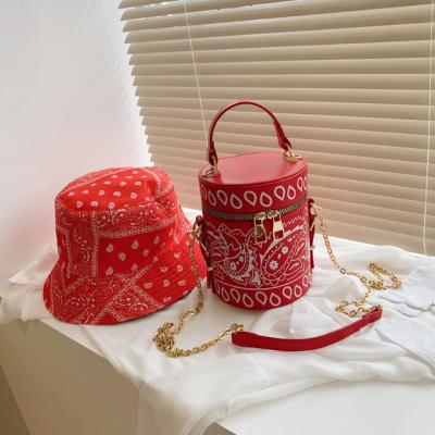 China Fashion Bandana Bucket Clips 2021 Luxury Handbags For Women Bag Purse And Hat Set Ladies Leather Trim Handbags for sale