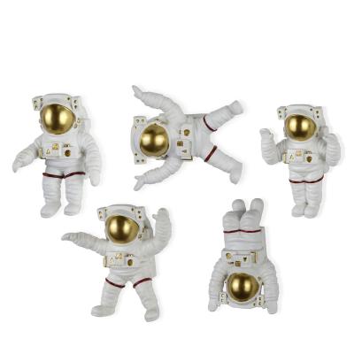 China Cute Decor Europe Wholesaler Universe Gifts Astronauts Figurines Set Of 5 Wall Arts For Your Home Decor for sale