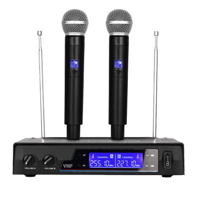 China Handheld Digital Wireless Microphone System 2 Channel UHF VHF MIC Interview Wireless Microphone China Direct Selling Best Price for sale