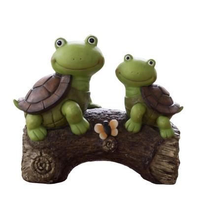 China Europe Decorative Frog Statue Resin Garden Lamp Solar Panel Lamp Figurine Anime Statue for sale