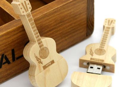 China Guitar shaped USD 3.0 personalized flash drive gift with laser engraved logo for sale