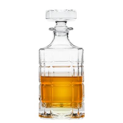 China Modern Transparent Crystal Glasses Amazon Wine Liquor Brandy Tequila Vokda Checkered Whiskey Decanter Bottle With Lid 900ML for sale