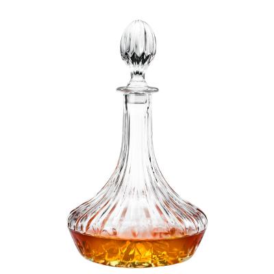 China New High End Classic Unique Style Engraved Crystal Glass Liquor Wine Vodka Bottle Whiskey Decanter 950ML for sale