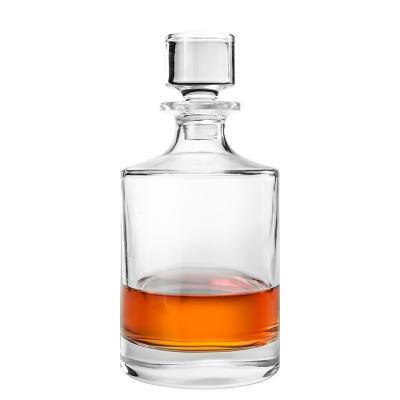 China High End Classic Cylinder Crystal Glass Spirit Bottle Whiskey Tequila Vodka Decanter With Lid For Home Bar Restaurant 900ML for sale