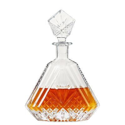 China High Quality Wholesale Brandy Whiskey Decanter Hot Selling 650ML Red Wine Classic Crystal Whiskey Decanter for sale