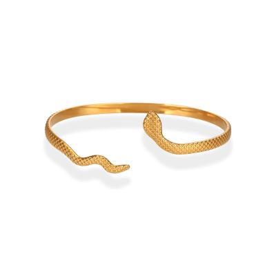 China Lead Free Nickel Free 18k Gold Plated Texture Open Adjustable Snake Bangle Bracelet Tarnish Free Stainless Steel Jewelry Bangle Women for sale