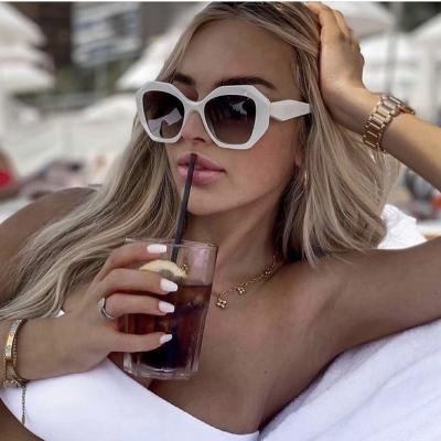 China Fashion sunglasses 2023 best selling big size frame uv400 plastic geometric sunglasses luxury brand square women sunglasses retro for sale