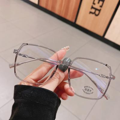 China Wholesale 100% 400 Protection Fashion Optical Frames Eyeglass UV Glass Men Retro Glasses Frame Wholesale Clear Black Glasses for sale