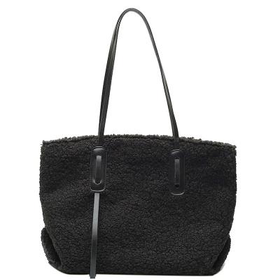 China Other Winter New Design Large Capacity Faux Lambswool Beach Tote Bag Fur Casual Handbag For Women for sale