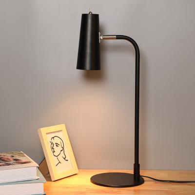 China Nordic Modern/Simple/Luxury/Nordic Black GU10 35W Table Lamp Modern Design Desk Lamp Matt Metal Metal Table Light For Reading for sale