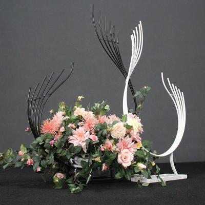 China Home.Party.Restaurant.Bar.Hotel. New Peacock Flower Arranger Wedding Props Road Lead Wedding Table Flower Ornaments Curved Table Set Wedding Stage Window for sale