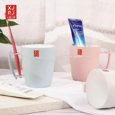 China 2021 New Design Viable Single Style PP Toothbrush Plastic Cup With Toothbrush Holder for sale