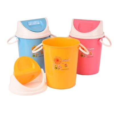 China Rolling Type Plastic Waste Bin High Quality Plastic Home Plastic Trash Cans Swing Lid Cover Trash Can for sale